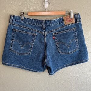 Levi's Classic 90s Mom High Rise High Waist Blue Jean Denim Shorts Red Tab JR 15
